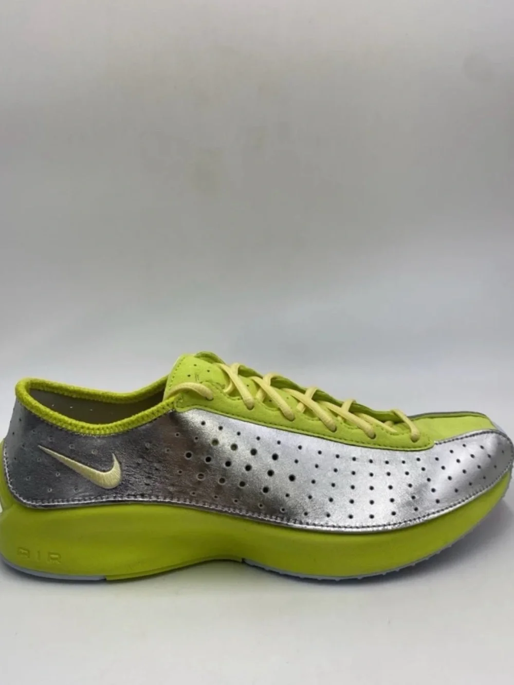 Nike Women's Silver & Neon Yellow-Lime Low Profile Sneaker
